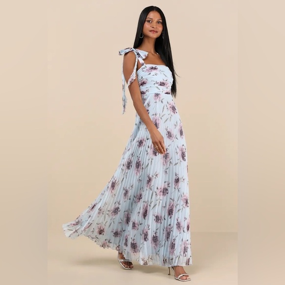 Lulus Dresses & Skirts - Lulus Gorgeous Purpose Blue Floral Pleated Sleeveless Bow Maxi Dress